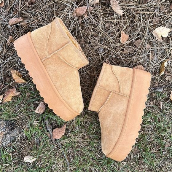 Ultra Tan Platform Booties Mini Short - Picture 3 of 7